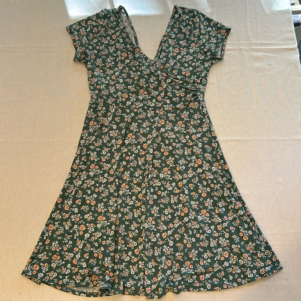 Kaileigh Green Floral Fit-and-Flare Dress - Picture 1 of 4
